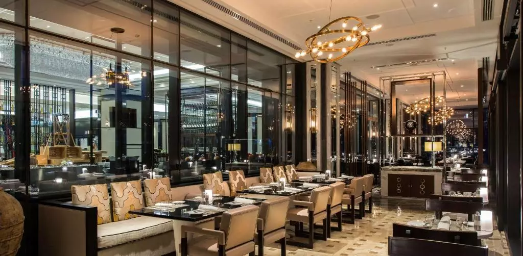 رستوران HOTEL HILTON BOMONTI